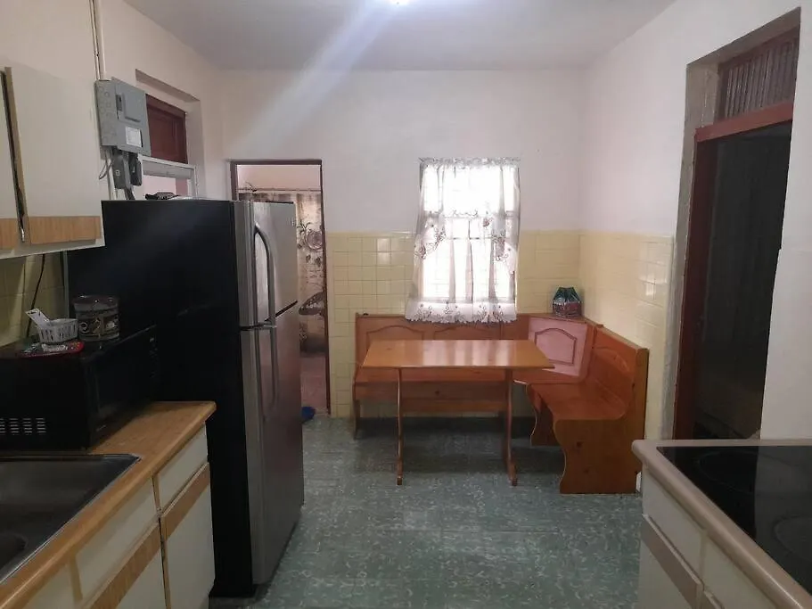 Spacious Central And Convinient Full Ac Feliciano 0*,